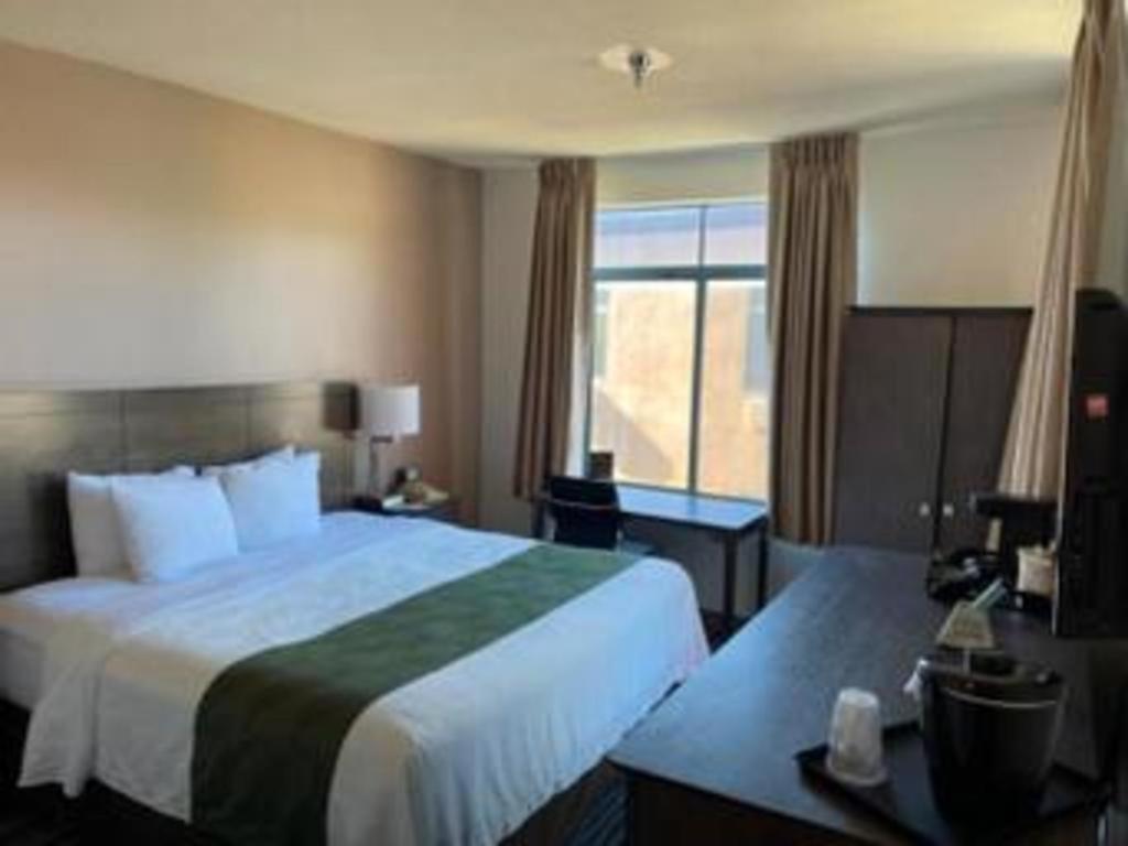 Ramada Suites By Wyndham San Diego Exterior foto