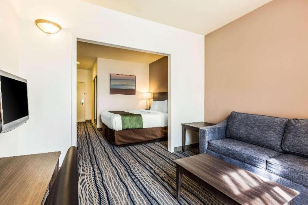 Ramada Suites By Wyndham San Diego Exterior foto