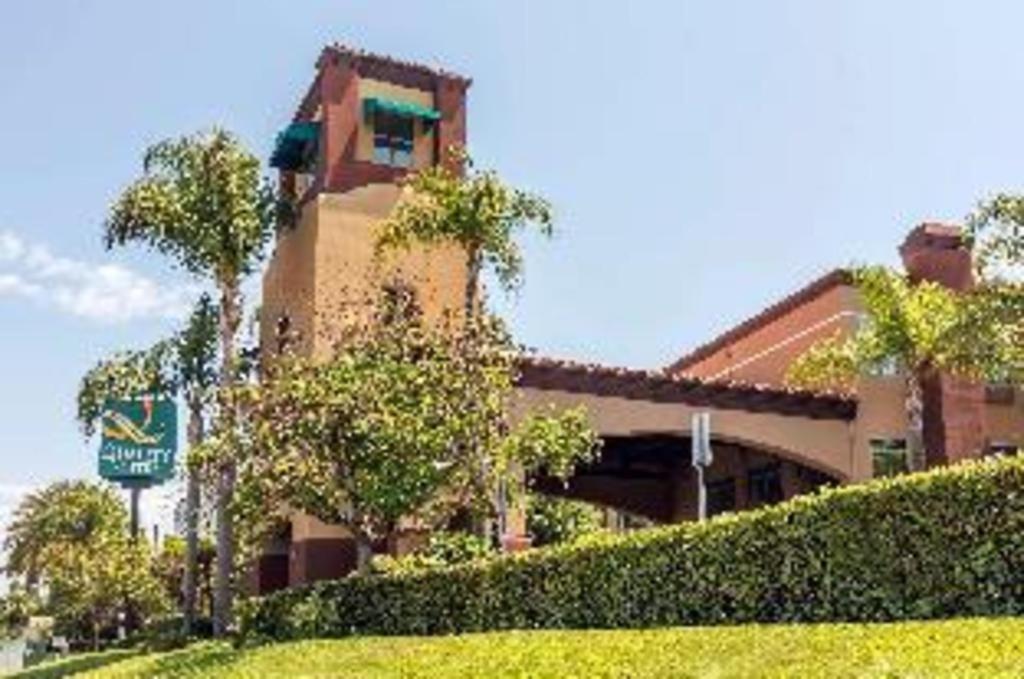 Ramada Suites By Wyndham San Diego Exterior foto
