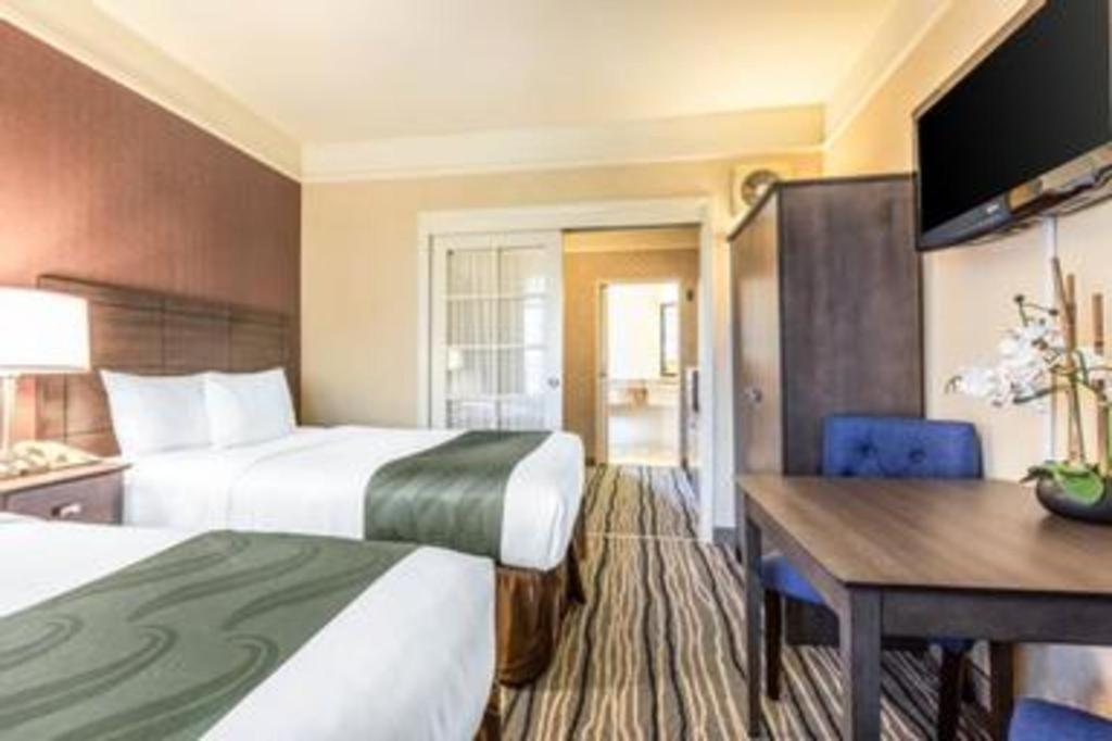 Ramada Suites By Wyndham San Diego Exterior foto
