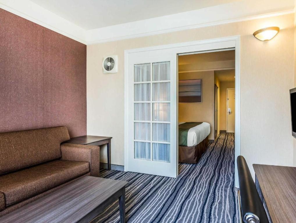 Ramada Suites By Wyndham San Diego Exterior foto